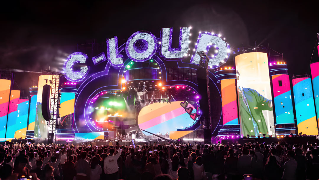 Stage Event Rental Transparent LED Display Аренда сценического мероприятия Прозрачный светодиодный дисплей