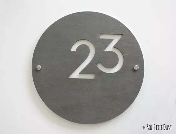 Полая резьба по железной пластине и лак для запекания