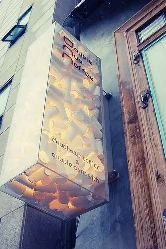 Встроенная фирменная продукция в хрустальном световом коробе