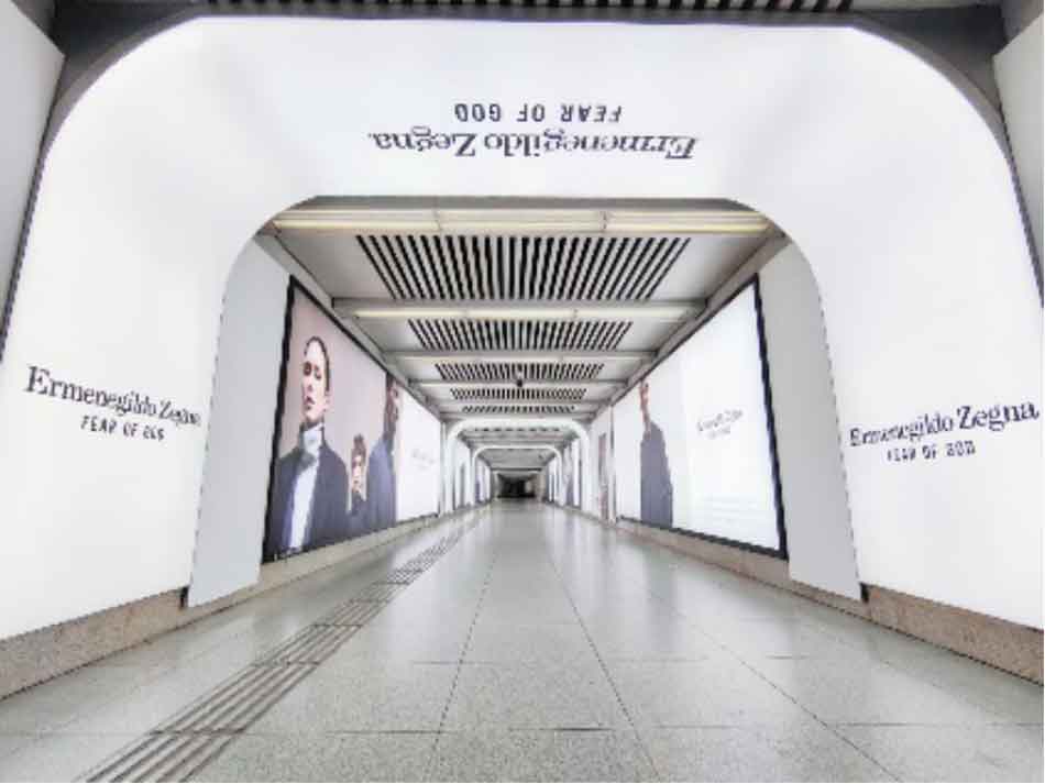 Социальные сети с наружным светодиодным дисплеем